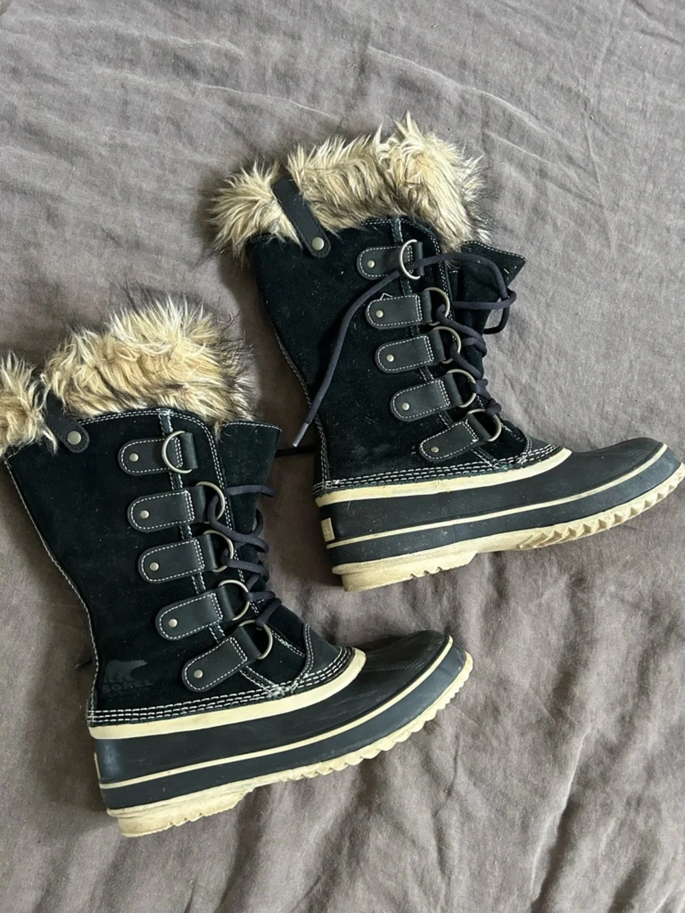 Sorel Joan of Arctic winter boots - Picture 2 of 5